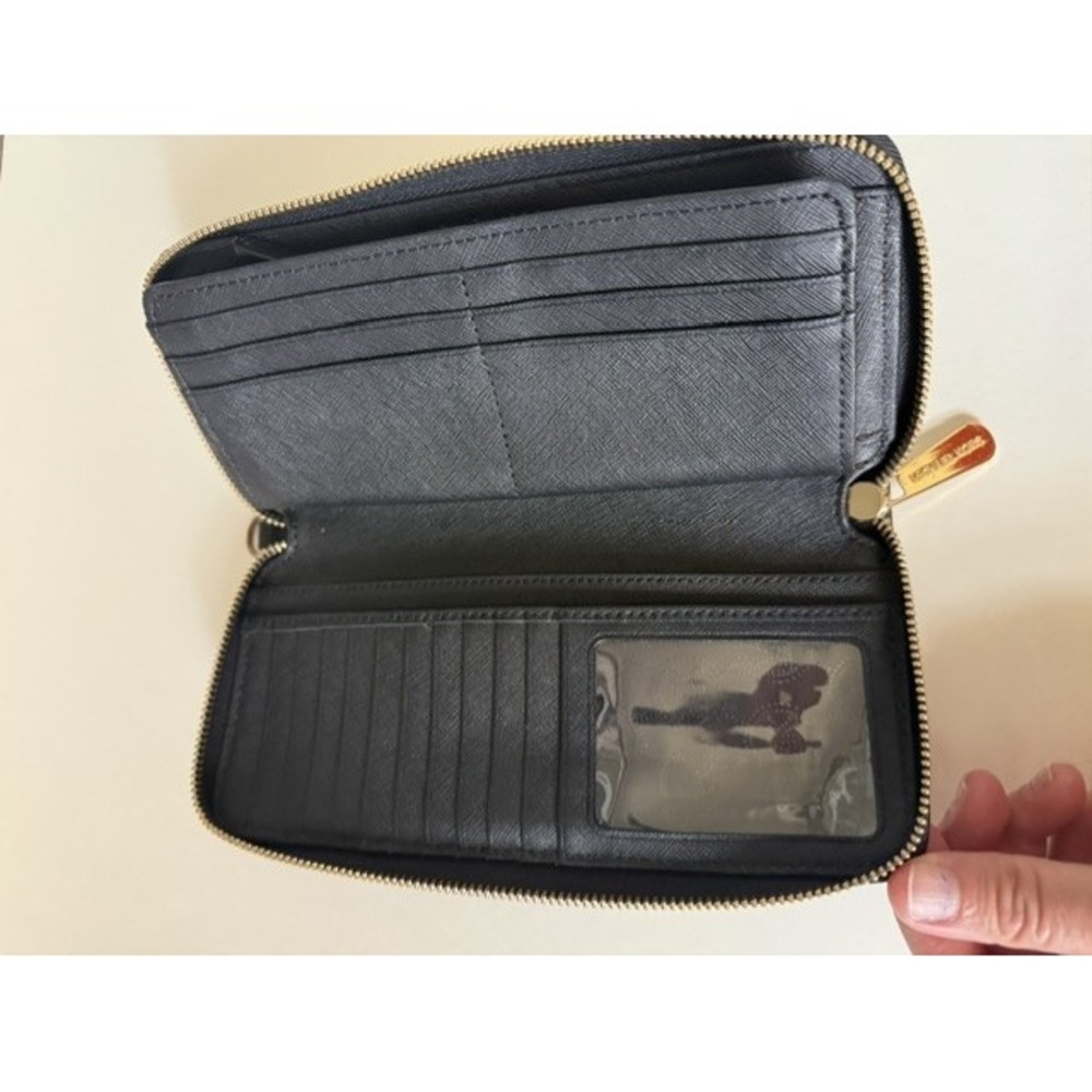 Michael Kors Jet Set Continental Wallet Black Saffiano Leather Gold Zip - Picture 5 of 5